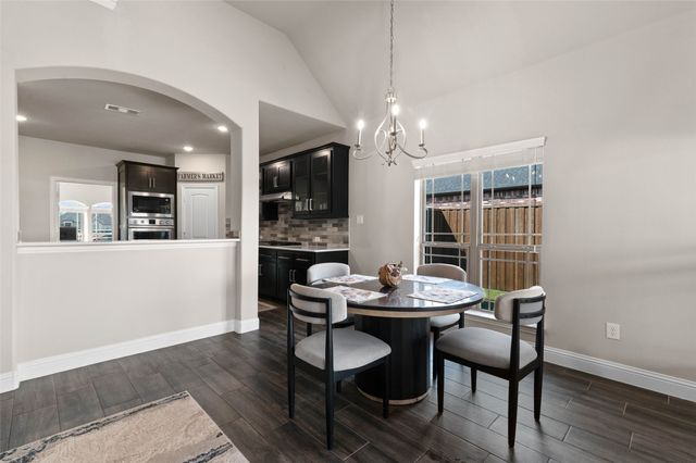 800 Beckington Drive, Shady Shores, TX 76208