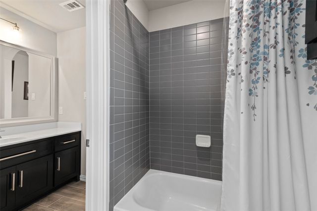 800 Beckington Drive, Shady Shores, TX 76208