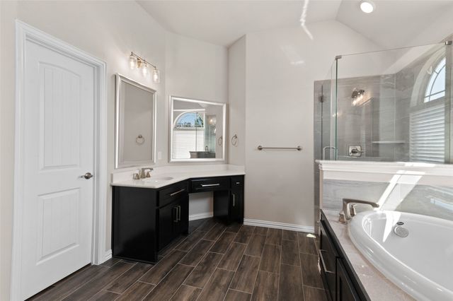 800 Beckington Drive, Shady Shores, TX 76208