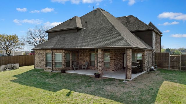 800 Beckington Drive, Shady Shores, TX 76208