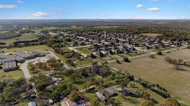 800 Beckington Drive, Shady Shores, TX 76208