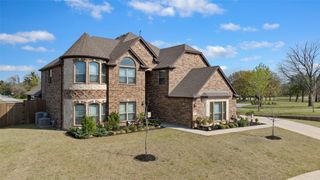 800 Beckington Drive, Shady Shores, TX 76208