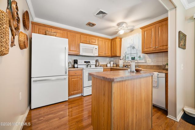 25 Constitution Boulevard, Whiting, NJ 08759