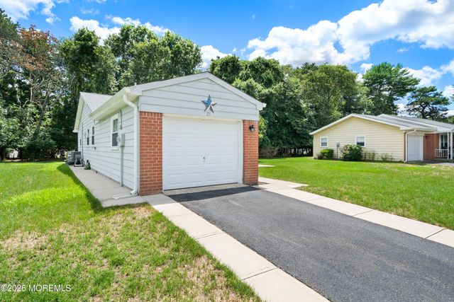 25 Constitution Boulevard, Whiting, NJ 08759