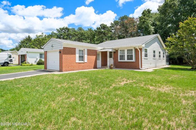 25 Constitution Boulevard, Whiting, NJ 08759