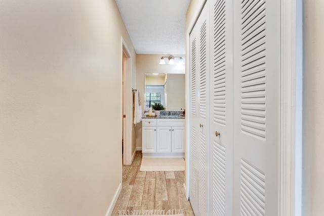 9960 Pineapple Tree Drive 109, Boynton Beach, FL 33436