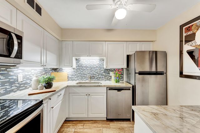 9960 Pineapple Tree Drive 109, Boynton Beach, FL 33436