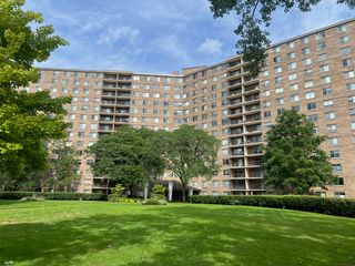 7141 N Kedzie Avenue 403, Chicago, IL 60645