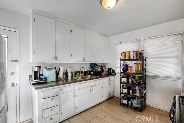 300 E 55th Street, Los Angeles, CA 90011