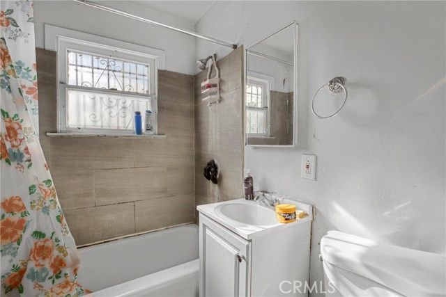 300 E 55th Street, Los Angeles, CA 90011