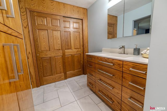 3555 Sewell Street, Lincoln, NE 68506