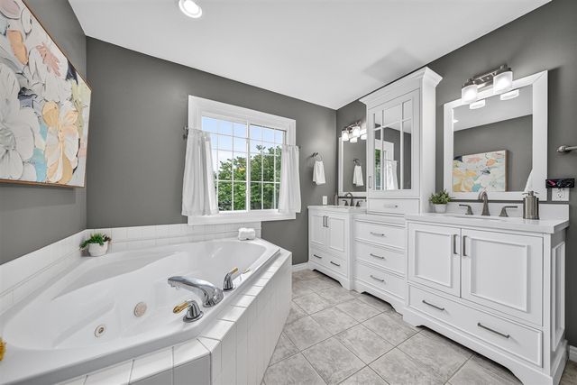 60625 Valley View Boulevard, Mattawan, MI 49071