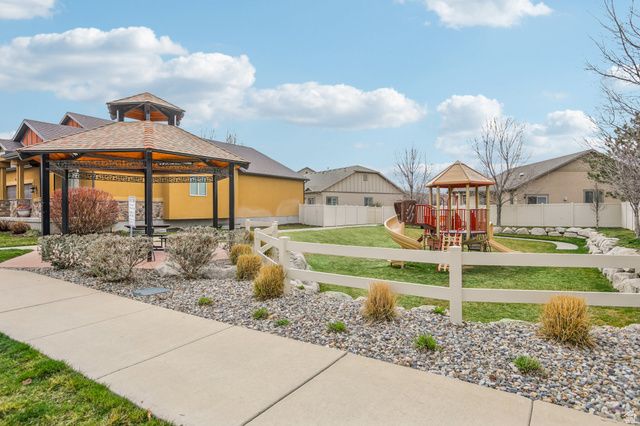 566 E 9270 S, Sandy, UT 84070