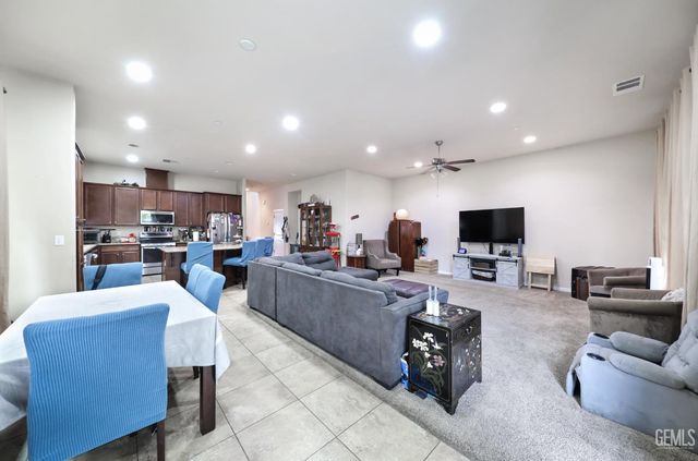 12914 Morning Song Street, Bakersfield, CA 93314