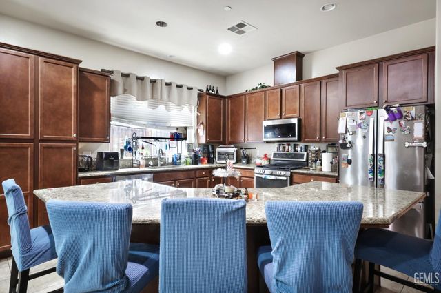 12914 Morning Song Street, Bakersfield, CA 93314