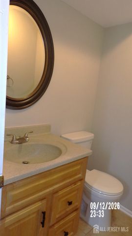 13 Heritage Square, Sayreville, NJ 08872