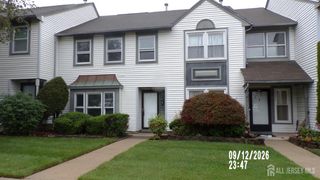 13 Heritage Square, Sayreville, NJ 08872