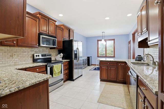 6230 Sampson Court, Indianapolis, IN 46237