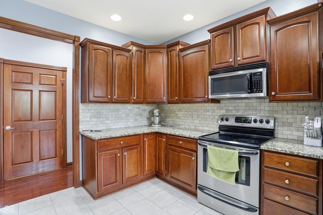 6230 Sampson Court, Indianapolis, IN 46237