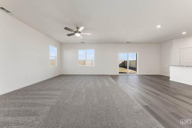 7920 Grapefruit Drive, Bakersfield, CA 93313