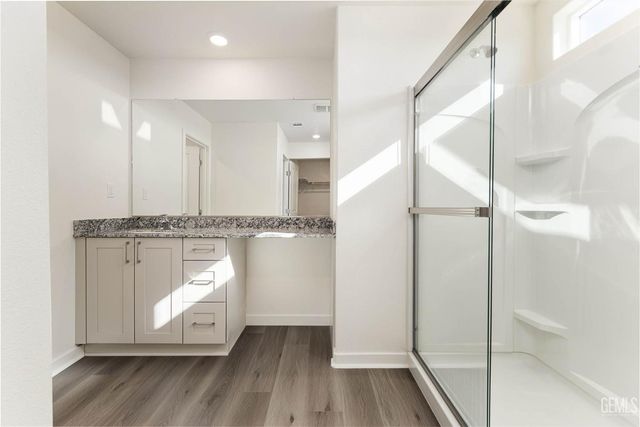 7920 Grapefruit Drive, Bakersfield, CA 93313