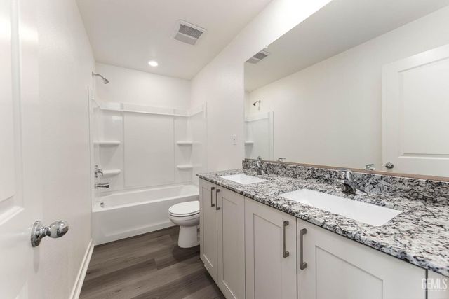 7920 Grapefruit Drive, Bakersfield, CA 93313