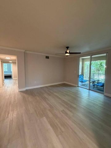 6386 EMERALD DUNES Drive 308, West Palm Beach, FL 33411