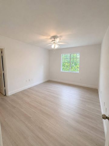 6386 EMERALD DUNES Drive 308, West Palm Beach, FL 33411