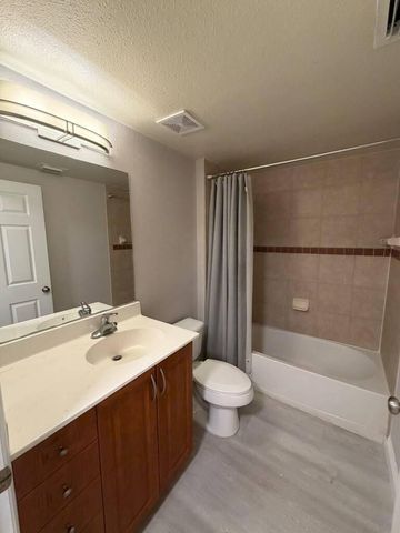 6386 EMERALD DUNES Drive 308, West Palm Beach, FL 33411