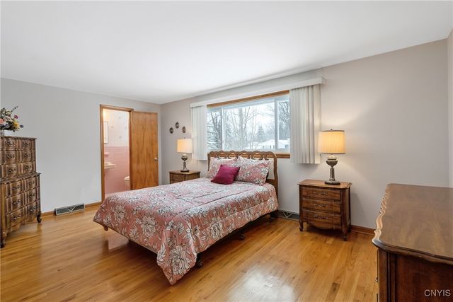 304 Colony Park Drive, Salina, NY 13088