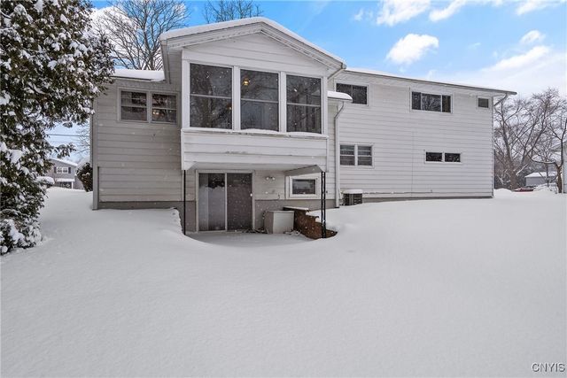 304 Colony Park Drive, Salina, NY 13088