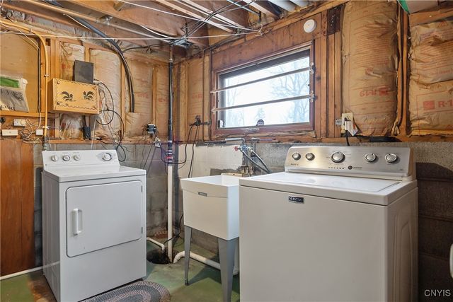 304 Colony Park Drive, Salina, NY 13088