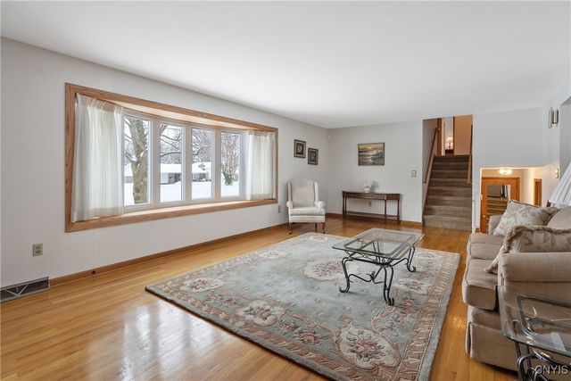 304 Colony Park Drive, Salina, NY 13088