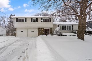 304 Colony Park Drive, Salina, NY 13088