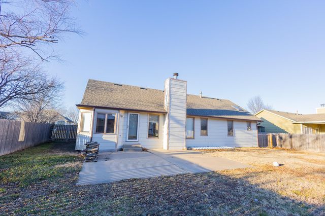 9305 E Clark St, Wichita, KS 67207