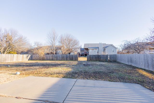 9305 E Clark St, Wichita, KS 67207