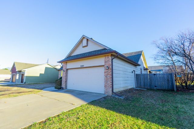 9305 E Clark St, Wichita, KS 67207