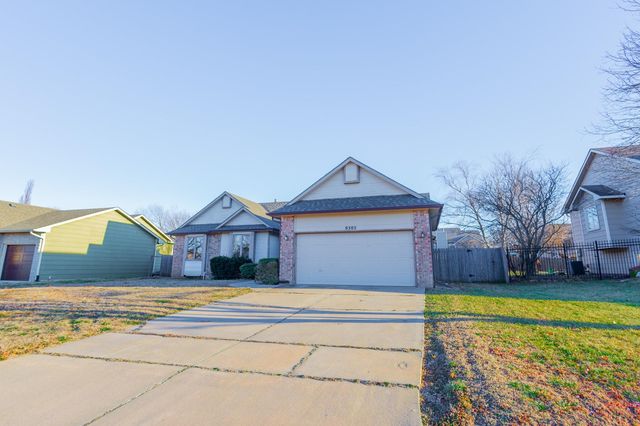 9305 E Clark St, Wichita, KS 67207
