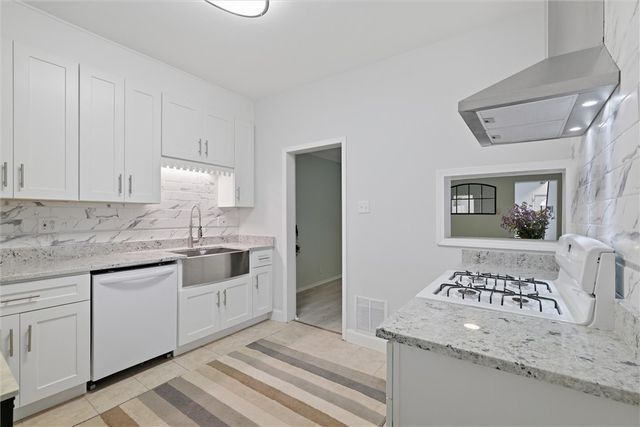 342 W 13th Ave, Homestead, PA 15120