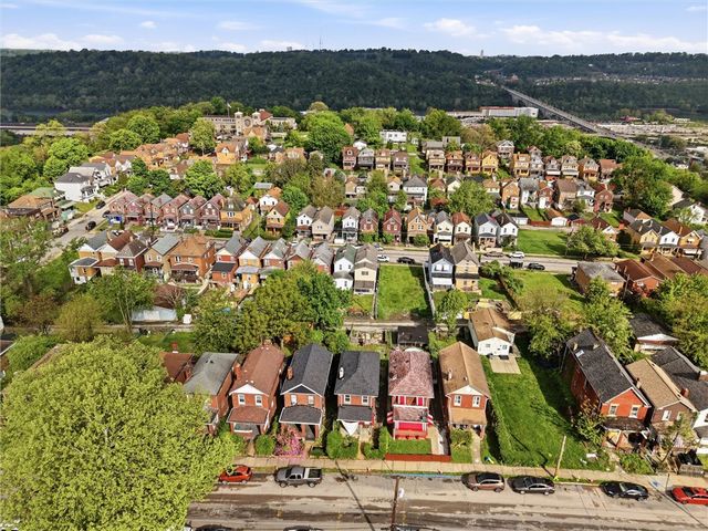 342 W 13th Ave, Homestead, PA 15120
