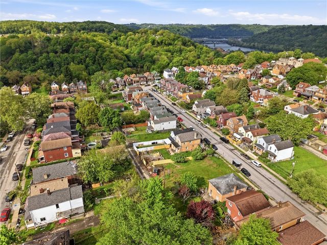 342 W 13th Ave, Homestead, PA 15120