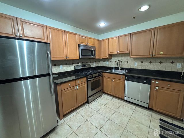 116 Chariot Court 116, Piscataway, NJ 08854