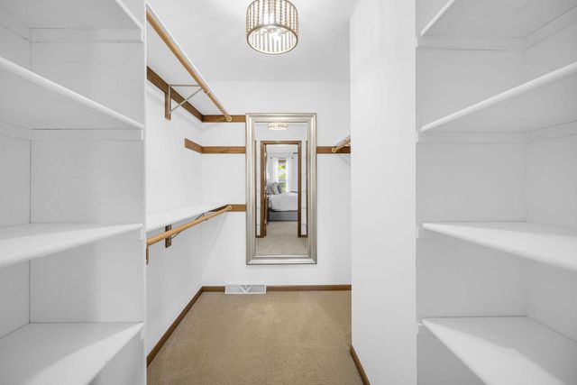 W265N2184 Sawgrass LANE, Pewaukee, WI 53072
