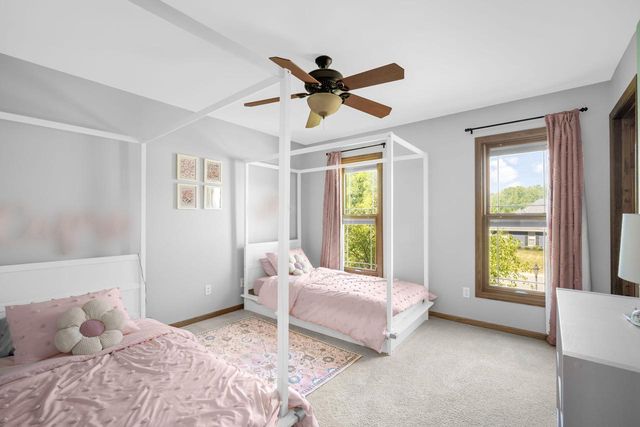 W265N2184 Sawgrass LANE, Pewaukee, WI 53072
