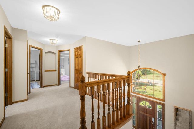 W265N2184 Sawgrass LANE, Pewaukee, WI 53072