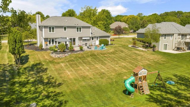 W265N2184 Sawgrass LANE, Pewaukee, WI 53072