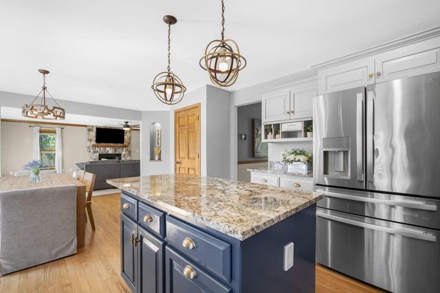 W265N2184 Sawgrass LANE, Pewaukee, WI 53072