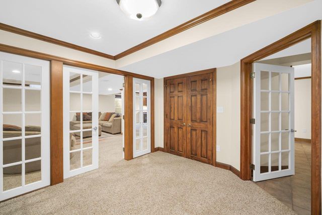 W265N2184 Sawgrass LANE, Pewaukee, WI 53072