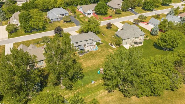 W265N2184 Sawgrass LANE, Pewaukee, WI 53072
