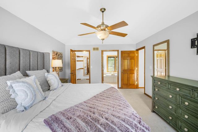 W265N2184 Sawgrass LANE, Pewaukee, WI 53072